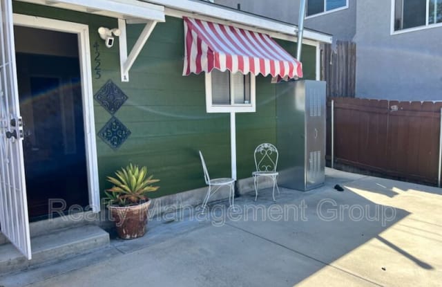 4225 Arizona Street photos photos
