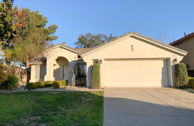 Single Story 4 Bedroom in Hollister - 2251 Fairhaven Drive, Hollister, CA 95023