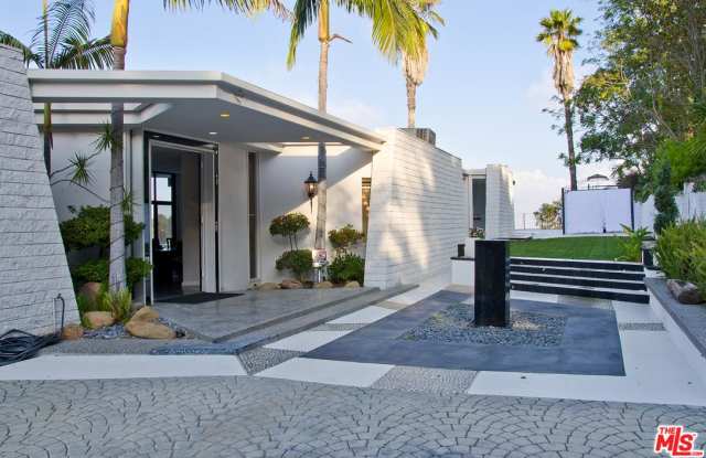 960 STRADELLA Road Gallery 3