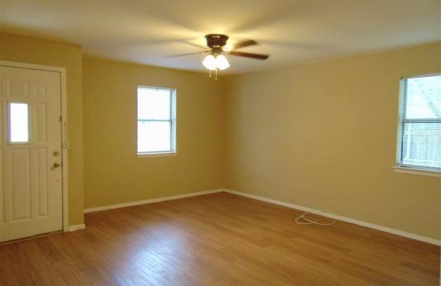 711 N West Gallery 2