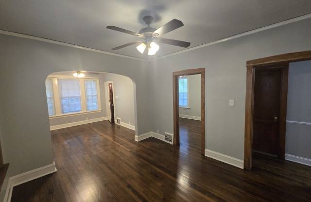 4116 N Maplewood Avenue Gallery 4