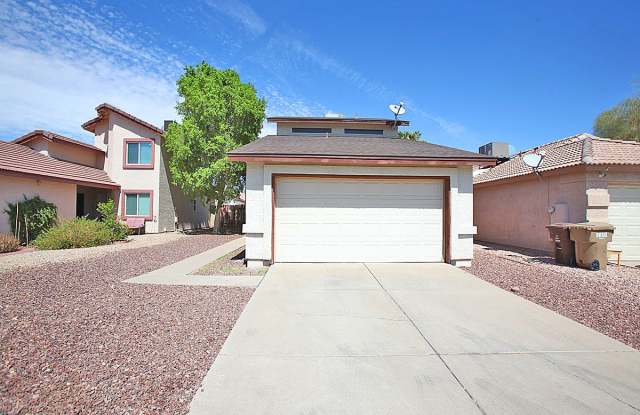 8138 W Shangri La Rd - 8138 West Shangri-la Road, Peoria, AZ 85345