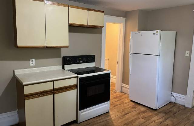 235 West Southern Avenue - 2 - 235 West Southern Avenue, Muskegon, MI 49441