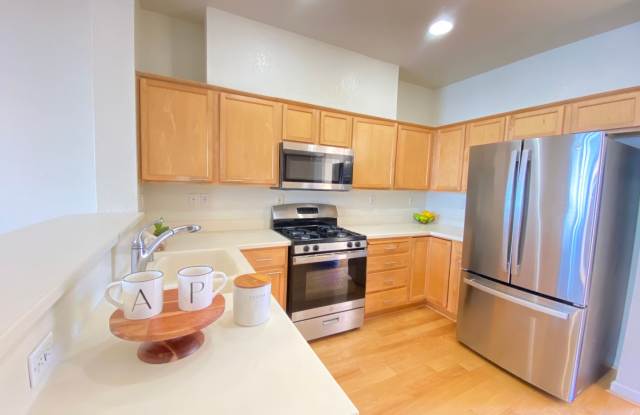Advent - Low Deposit Bright  Spacious Townhome W/ Garage! - 32 Creekside Lane, San Mateo, CA 94401