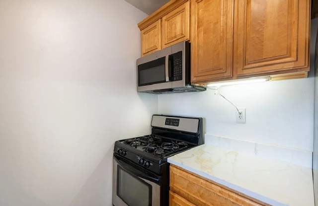 1 Irving Pl Apt V19E - 1 Irving Place, New York City, NY 10003