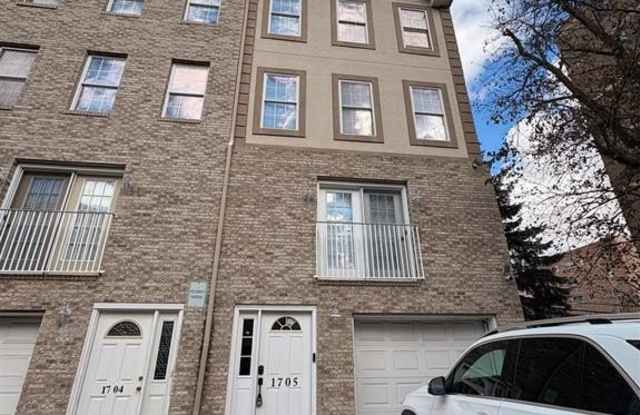 17 Zabriskie Street 1705 - 17 Zabriskie Street, Hackensack, NJ 07601 17 Zabriskie Street 1705 - 17 Zabriskie Street, Hackensack, NJ 07601