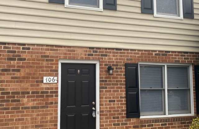 2 Bedroom Townhome on Leesville Road! Gallery 1