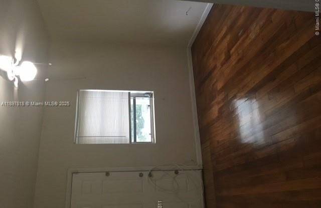 910 S Douglas Rd photos photos