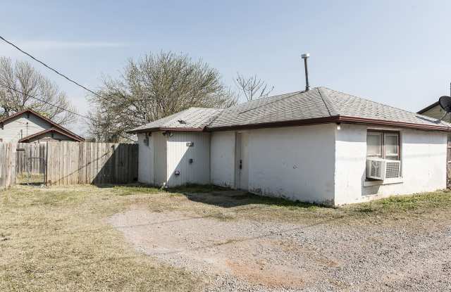 Pet Friendly 1 Bedroom House Gallery 1