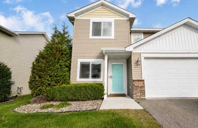 Modern Townhome in a Convenient NW Location Gallery 1