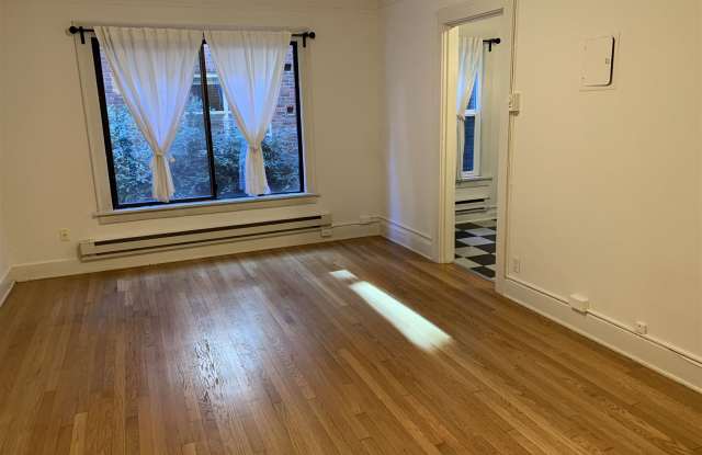 532 Belmont Avenue East Gallery 2