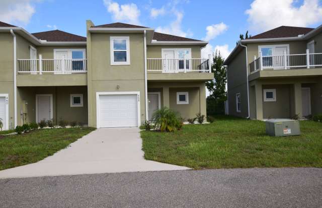 Beautiful 4 bedrooms/4 baths Townhouse For rent at 458 Lake Shore Parkway Davenport, FL 33896 photos photos