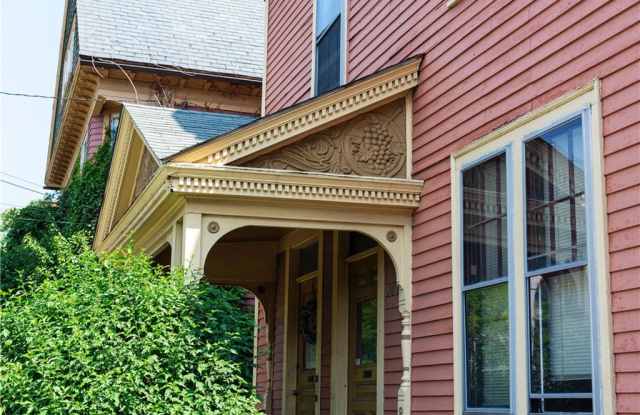 266 Knight Street Gallery 3