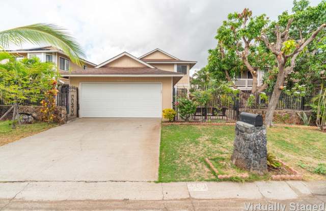 4-bedroom, 2-bath 2 story home in Westloch Estates Gallery 1