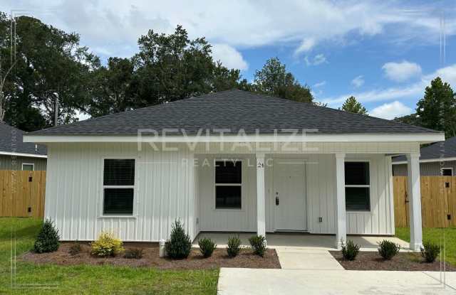 **OPEN HOUSE 08/17 1-3PM** 4 Bed/2 Bath Home with Storage Shed in Saraland photos photos