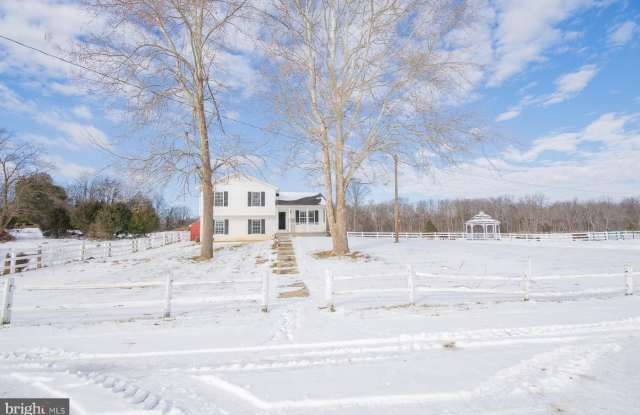 989 CEDAR Lane - 989 Cedar Lane, Berkeley County, WV 25404