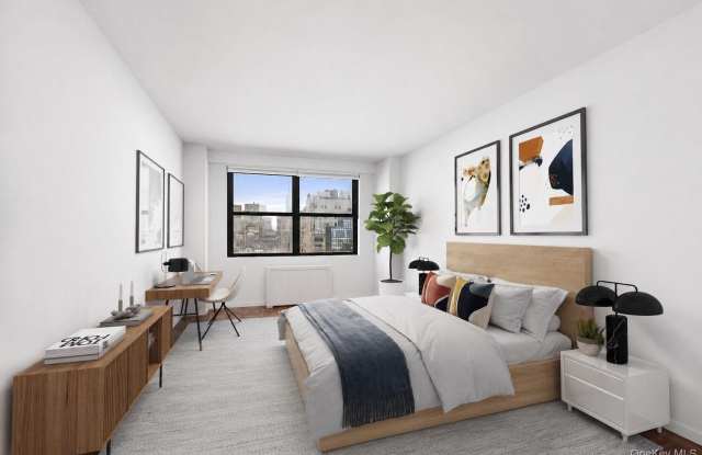7 E 14TH Street Gallery 4