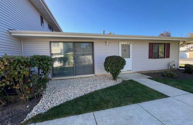 102 Tonset Court - 102 Tonset Court, Schaumburg, IL 60193