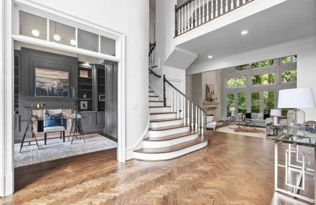 455 Laurel Chase Court Gallery 4