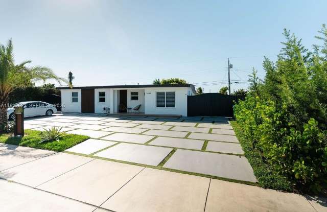 5200 SW 114th Ct photos photos