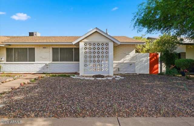 8444 E CORONADO Road photos photos