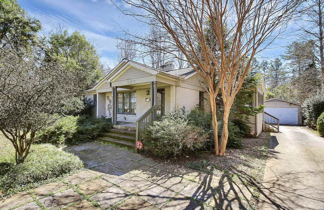1326 Pinecrest Avenue Gallery 2