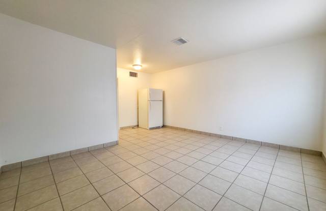 Cozy 1 bedroom 1 bathroom apartment available for lease in Yuma, AZ! photos photos