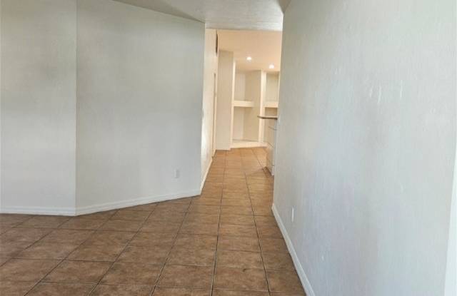 4526 Santa Barbara Boulevard Gallery 2