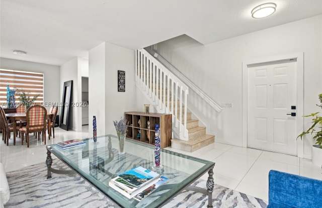 1362 Canary Island Dr Gallery 4