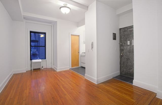 140 W 71st St - 140 West 71st Street, New York City, NY 10023