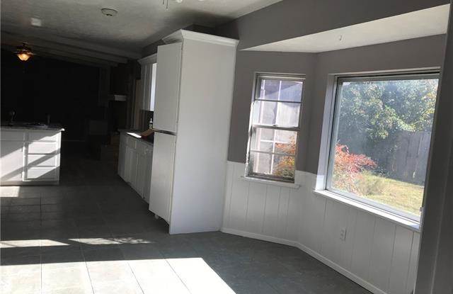 6217 Whitman Avenue Gallery 3