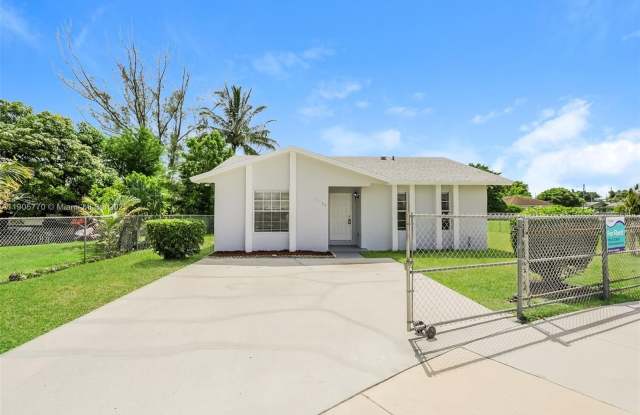 16905 SW 106 Ct - 16905 Southwest 106th Court, West Perrine, FL 33157