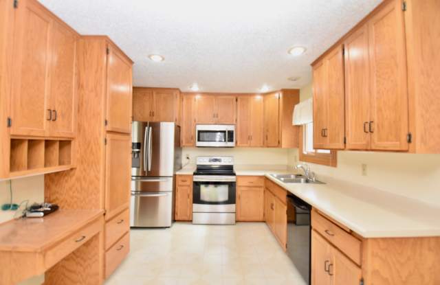 7701 Countryside Drive Gallery 2