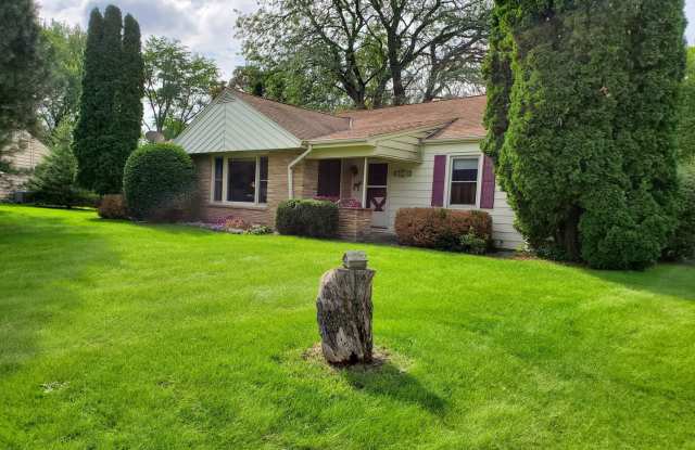 Come home to the serenity of Mequon-Thiensville photos photos