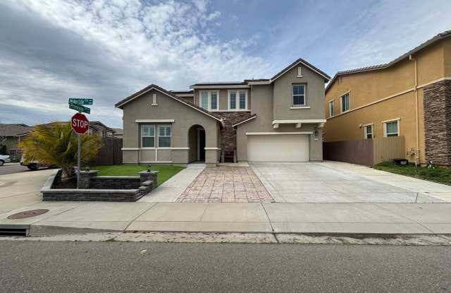 Modern 4BD Home in Brighton Landing | Solar | Bed  Bath Downstairs - 200 Water Lily Circle, Vacaville, CA 95687