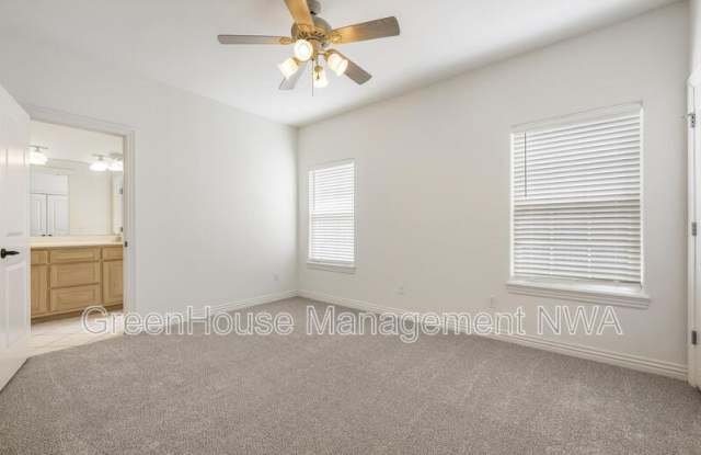 4003 SW Hawthorne Place Gallery 4