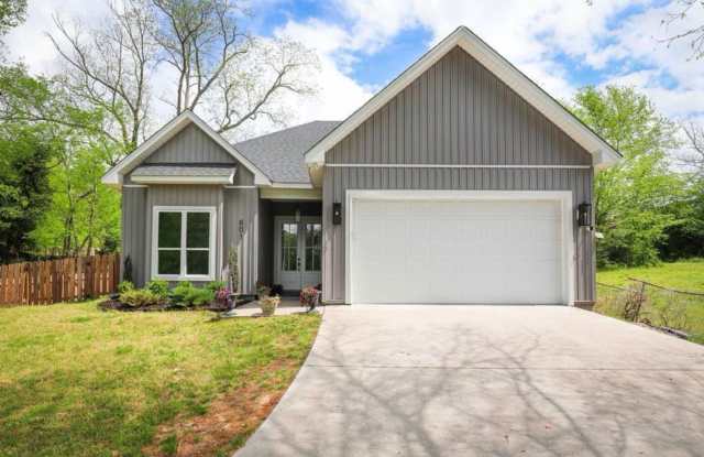 New Rental 3/2 in The Heart of Benton photos photos