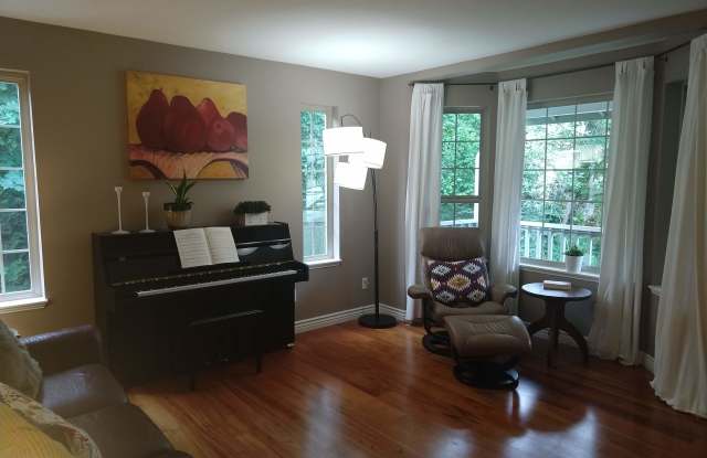 15227 Admiralty Way Gallery 3