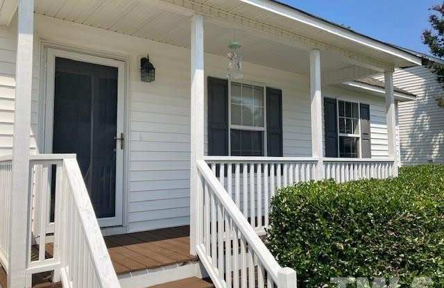 1012 Cove Circle Gallery 2