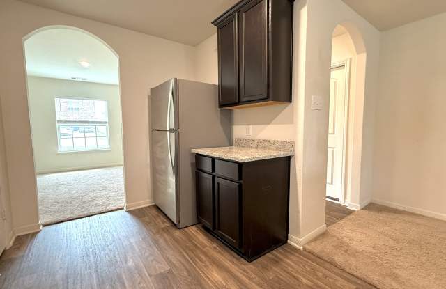 513 Locksley Cove Gallery 1