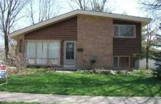 312 WINNEBAGO Street Gallery 1