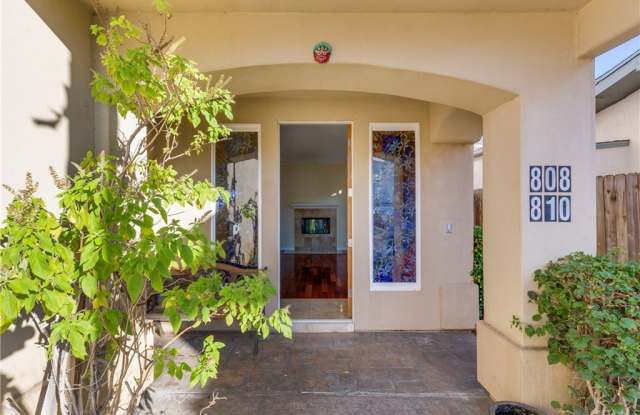 808 Amapola Avenue Gallery 3