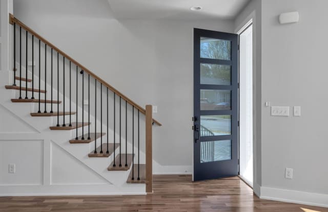 Stunning 4 Bedroom in Nashville Gallery 3