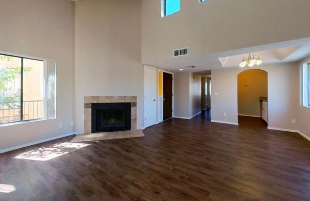 Two Bedroom Apartment Home with Beautfiul Courtyard views photos photos