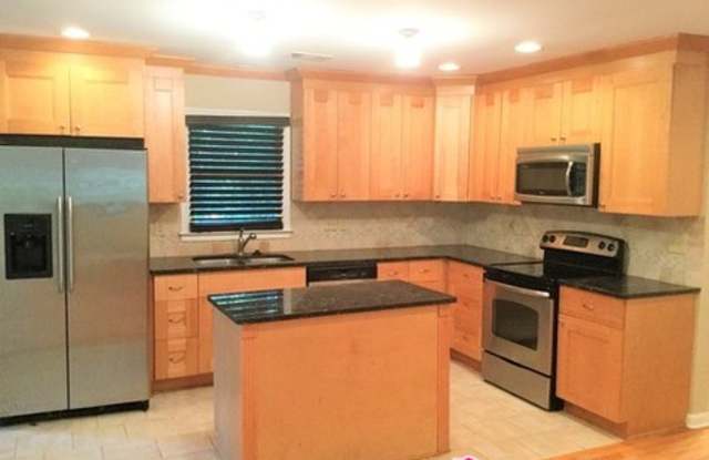 2100 Meadowview Lane South East Gallery 3