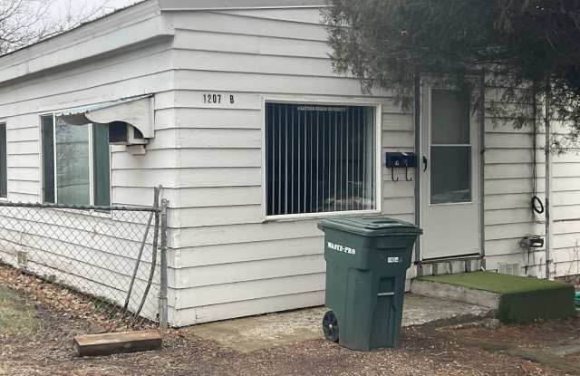 1207 M Ave - 1207 M Avenue, La Grande, OR 97850