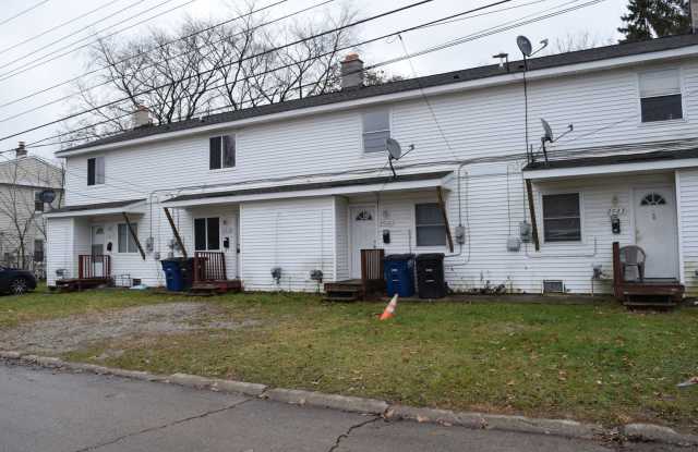 Welcome to the cozy two-bedroom townhouse located in Westland, MI. photos photos