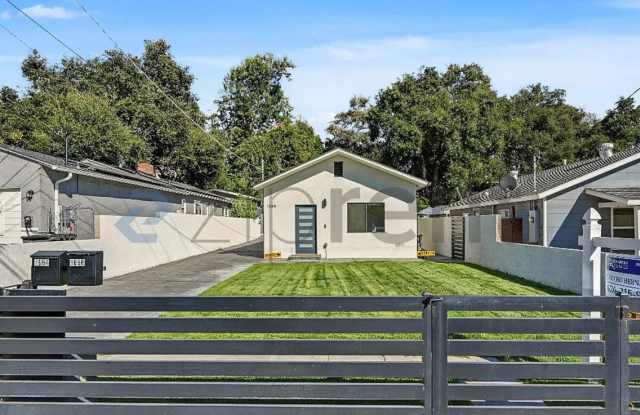 1668 Glen Ave Gallery 1