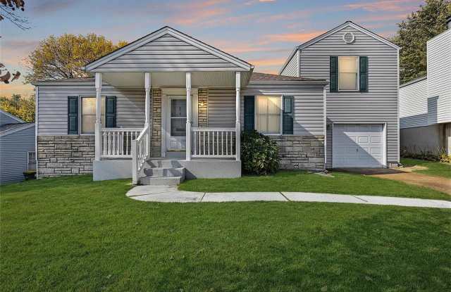 Large 4BR / 2BA Home with Granite Kitchen, Deck  Fenced Yard Lifestyle-Oriented - 3191 La Vista Drive, St. Ann, MO 63074