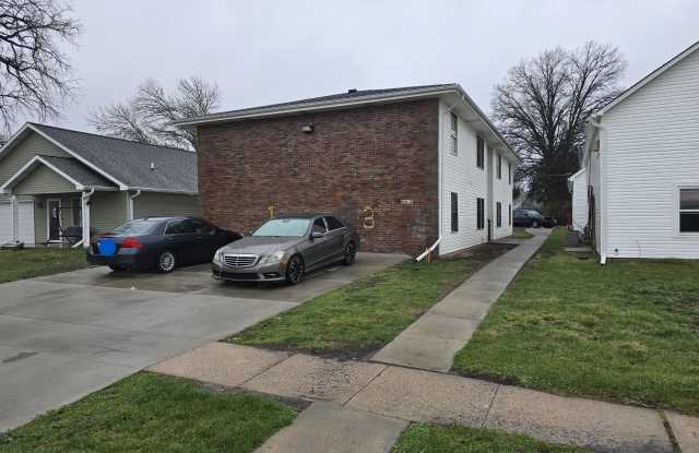 6417 Burlington Avenue - 4 photos photos